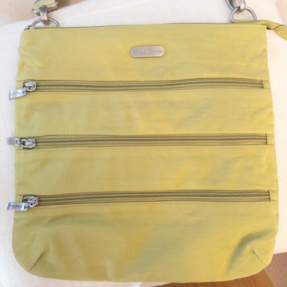Baggallini Crossbody Travel Purse Green Nylon Lightweight Adjustable Strap - Picture 4 of 4